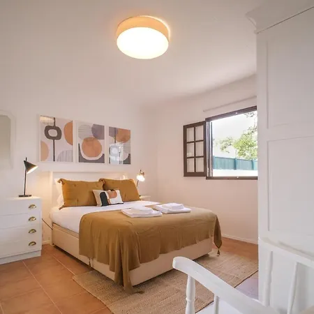 בית נופש The Wooden House Near The